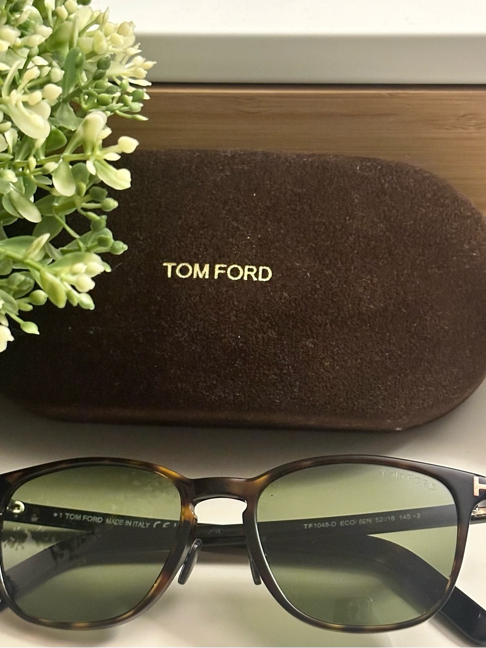 New Tom Ford Men ( unisex) Sunglasses TF 1048-D 52N